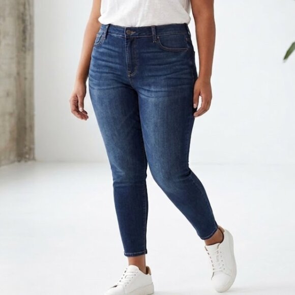 Old Navy Denim - Old Navy NWT Mid-Rise Rockstar Super Skinny Jeans Size 18 Long 18L Dark Wash